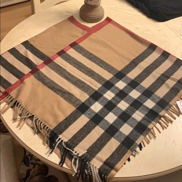 Poncho one size NWT - Picture 1 of 3